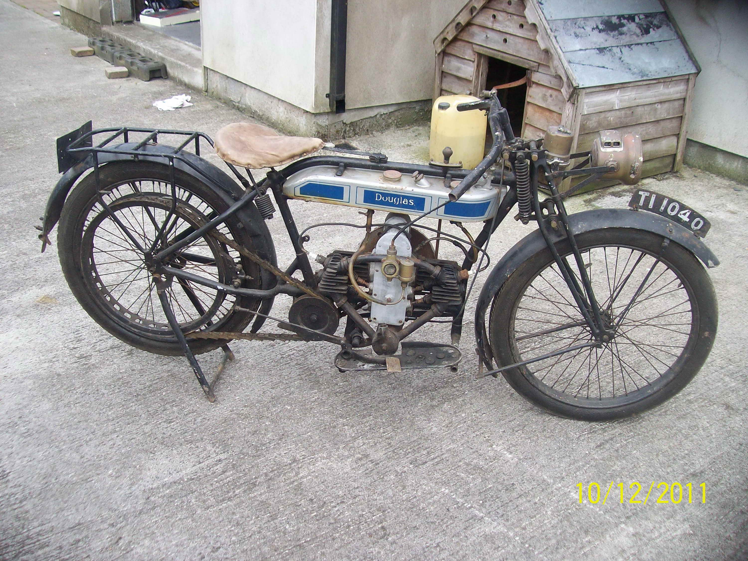 www.douglasmotorcycles.net/aa-files/images/kieran-duffy/2012/1924-douglas-2-3000.JPG